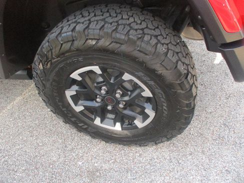 Used 2025 Jeep Wrangler Rubicon w/ Safety Group AWD/4WD image 22
