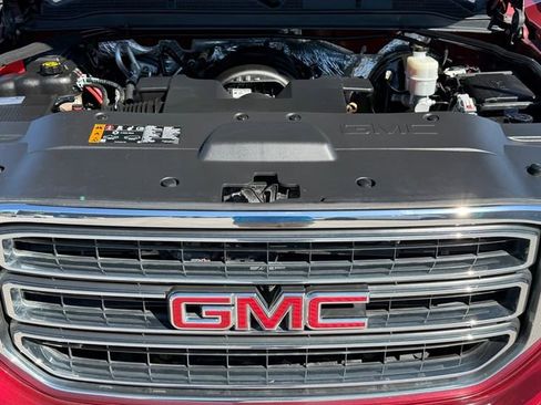 Used 2017 GMC Yukon SLT AWD/4WD image 29