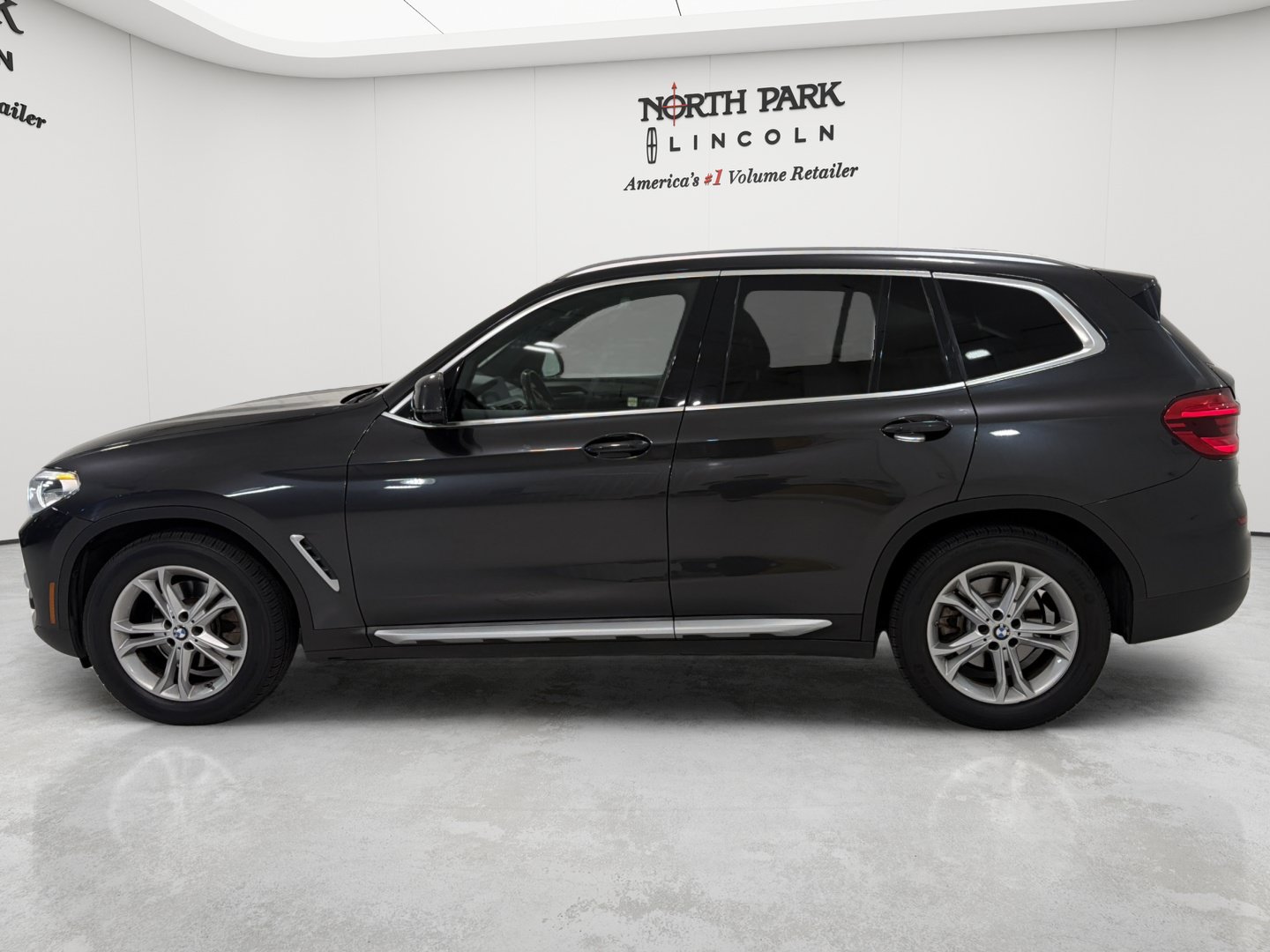 Used 2021 BMW X3 sDrive30i RWD image 2