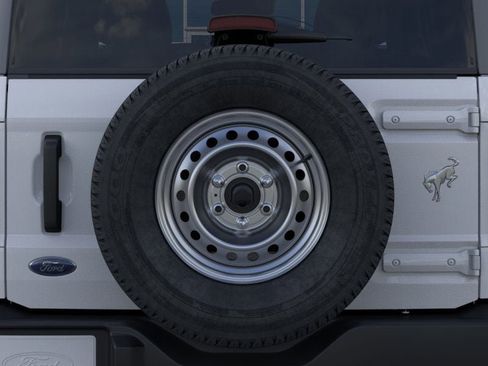 New 2025 Ford Bronco Base image 24