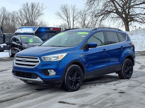 Used 2018 Ford Escape SE image 1