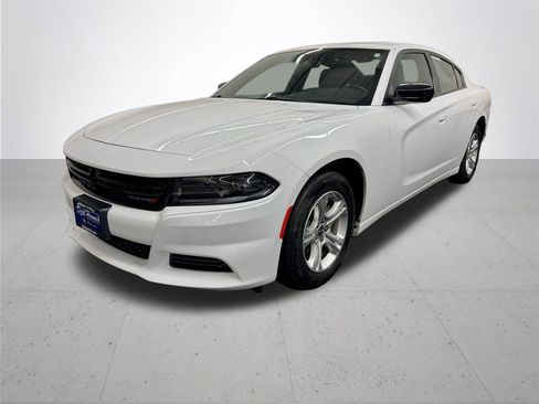 Used 2023 Dodge Charger SXT image 2