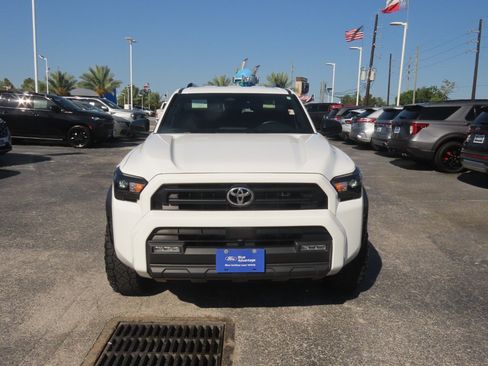 Used 2025 Toyota 4Runner SR5 RWD image 3
