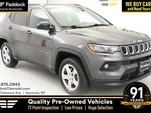 Used 2023 Jeep Compass Latitude w/ Convenience Group AWD/4WD image 1