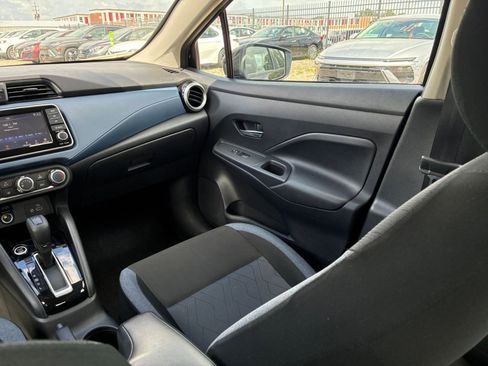 Used 2025 Nissan Versa SV FWD image 28