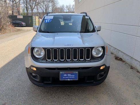 Used 2017 Jeep Renegade Latitude image 3