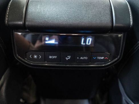 Used 2023 Toyota Highlander XLE AWD/4WD image 32
