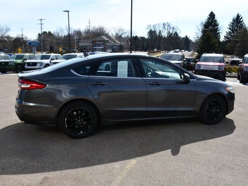 Used 2020 Ford Fusion SE image 7