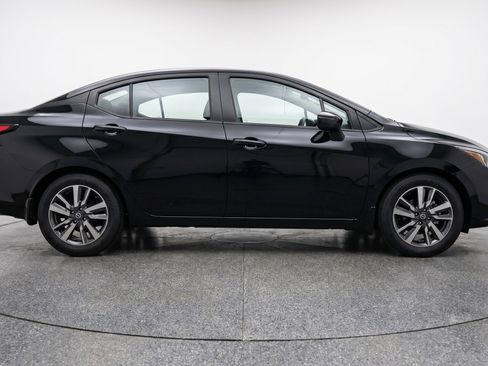 Used 2025 Nissan Versa SV FWD image 11