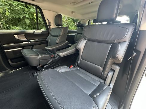 Used 2025 Ford Expedition Max Platinum AWD/4WD image 11
