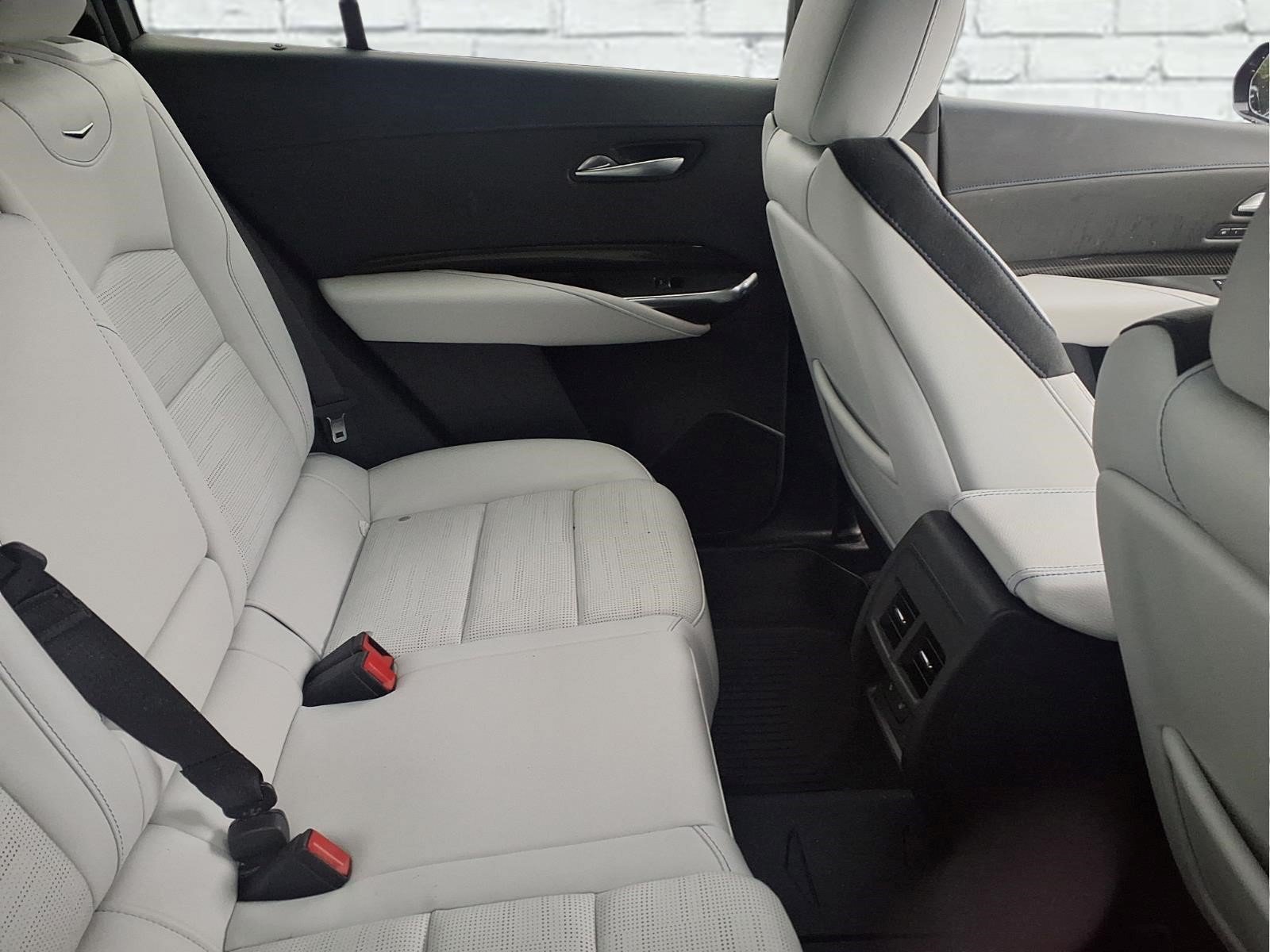 Certified 2024 Cadillac XT4 Sport FWD image 7