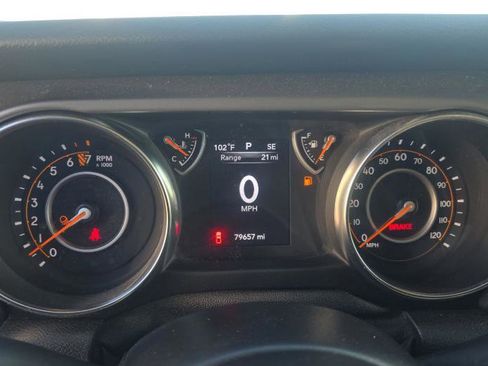 Used 2021 Jeep Gladiator Willys image 4