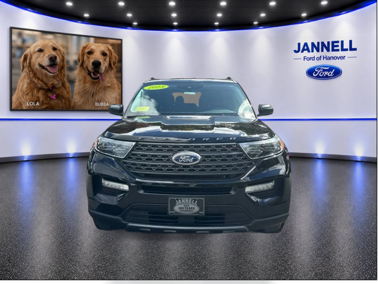 Used 2023 Ford Explorer XLT w/ Equipment Group 202A AWD/4WD image 2
