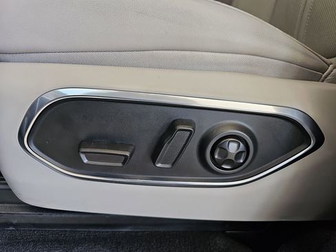 Used 2024 Jeep Wagoneer Series II w/ Convenience Group I image 37