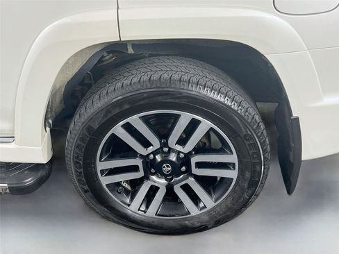 Used 2022 Toyota 4Runner Limited AWD/4WD image 31