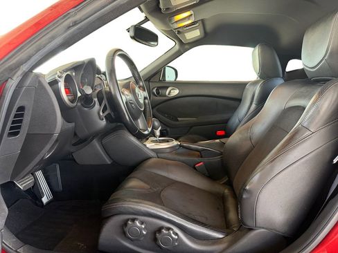 Used 2014 Nissan 370Z Touring w/ Sport Package RWD image 10