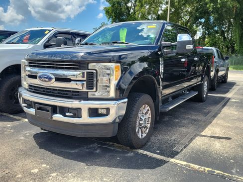 Used 2017 Ford F250 XLT w/ XLT Premium Package AWD/4WD image 3