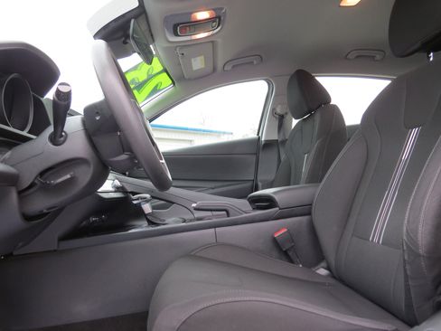 Used 2023 Hyundai Elantra SEL image 15