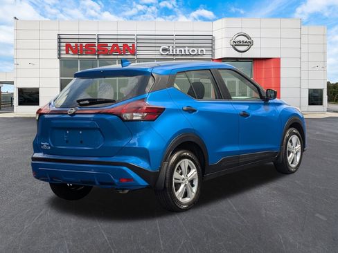 New 2025 Nissan Kicks Play S image 3