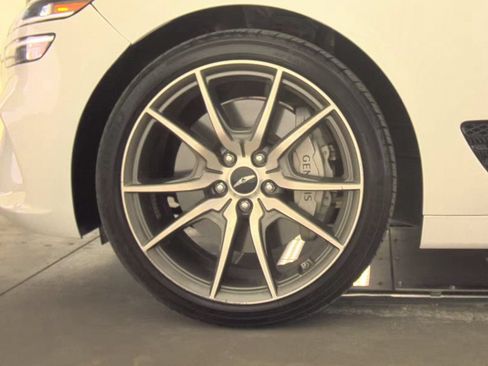 Used 2025 Genesis G70 2.5T RWD image 13