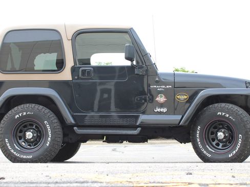 Used 2001 Jeep Wrangler Sahara AWD/4WD image 18