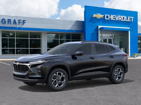 New 2026 Chevrolet Trax LT w/ Driver Confidence Package image 2