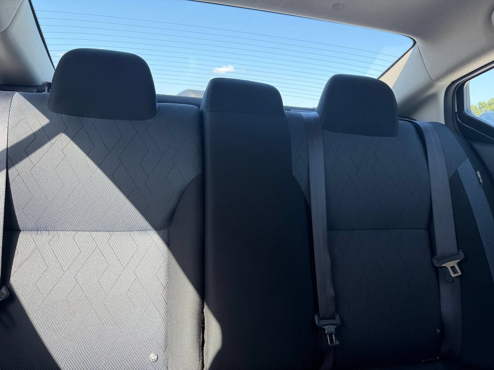 Used 2025 Nissan Versa SV FWD image 32