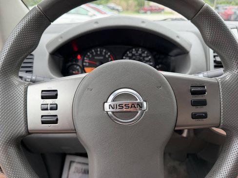 Used 2012 Nissan Frontier SV w/ SV Premium Utility Pkg AWD/4WD image 22