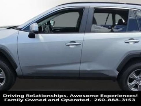 Used 2025 Toyota RAV4 XLE AWD/4WD image 5