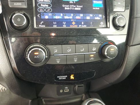 Used 2020 Nissan Rogue S image 19