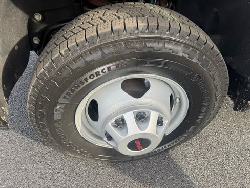 Used 2022 GMC Sierra 3500 Pro w/ Convenience Package image 27