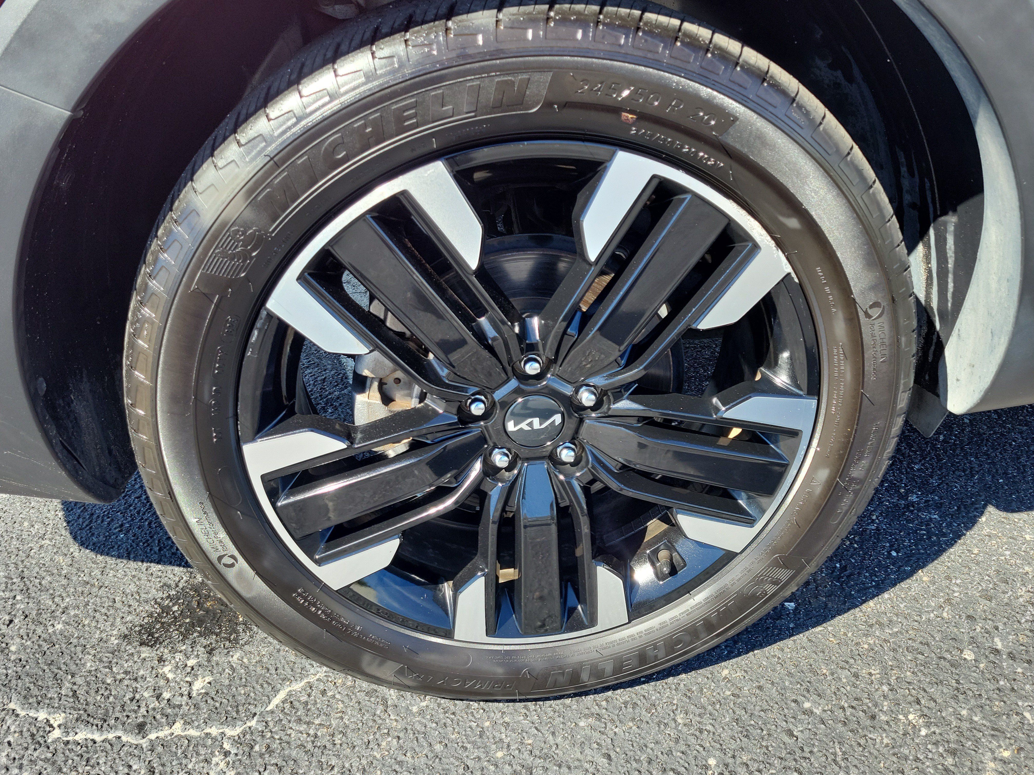 Used 2024 Kia Telluride SX Prestige w/ Towing Package AWD/4WD image 7