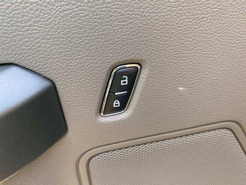 Used 2018 Ford F150 XLT w/ Equipment Group 302A Luxury AWD/4WD image 14