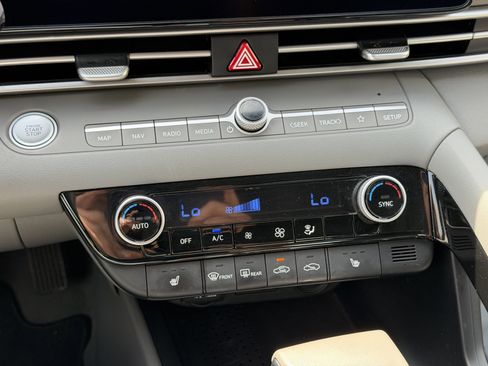 Used 2023 Hyundai Elantra SEL w/ Convenience Package image 24