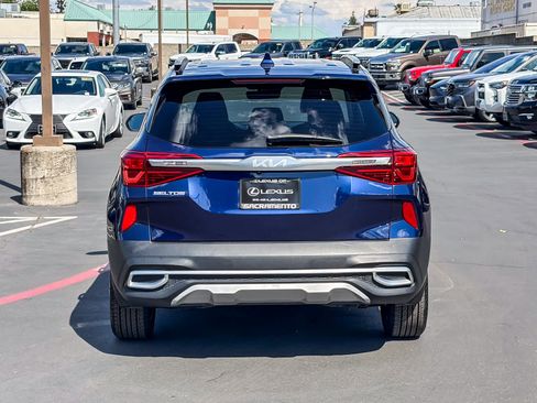 Used 2023 Kia Seltos EX AWD/4WD image 3
