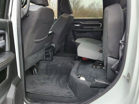 Used 2024 RAM 3500 Big Horn image 27