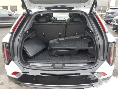 Certified 2025 Cadillac Optiq Luxury 1 w/ LPO, Floor Liner Package image 14