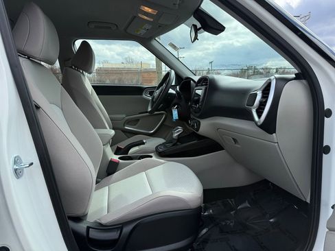 Certified 2023 Kia Soul LX w/ LX Technology Package image 27