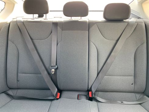 Used 2025 Kia K4 LXS image 36