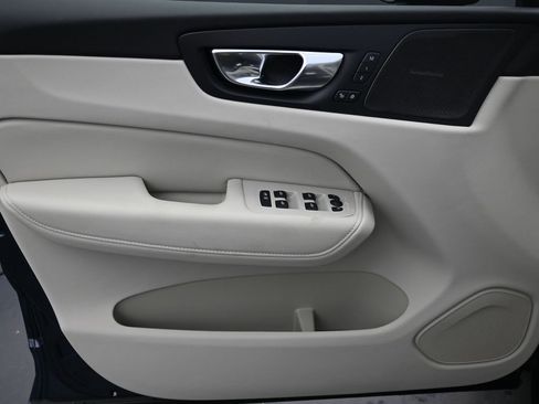 New 2026 Volvo XC60 B5 Ultra w/ Protection Package Premier image 10