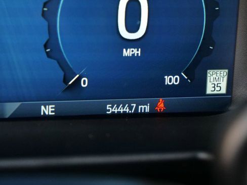 Used 2025 Ford F450 Platinum w/ FX4 Off-Road Package image 8