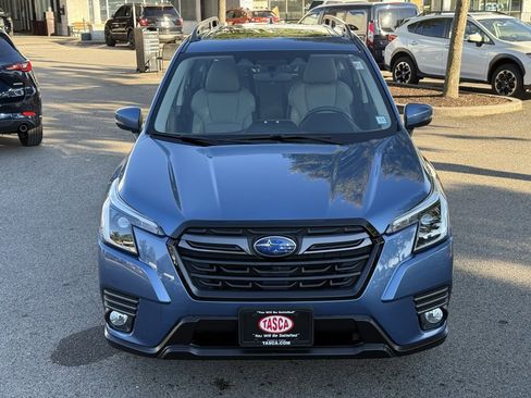 Certified 2022 Subaru Forester Limited image 2