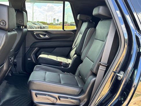 Used 2021 Chevrolet Tahoe Z71 w/ Luxury Package AWD/4WD image 15