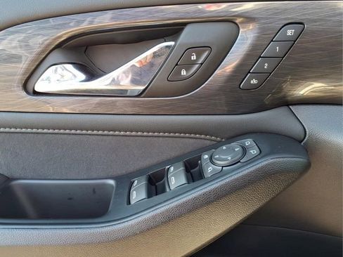 Used 2024 Chevrolet Traverse High Country w/ LPO, Floor Liner Package FWD image 19