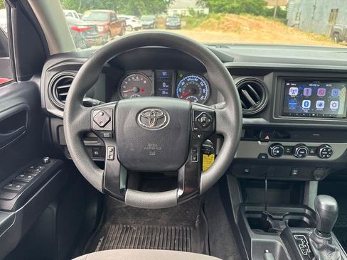 Used 2018 Toyota Tacoma SR w/ SR Convenience Package image 29