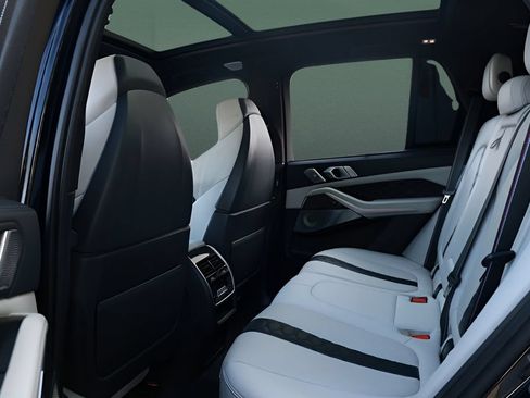 Used 2020 BMW X5 M Competition w/ Executive Package AWD/4WD image 19