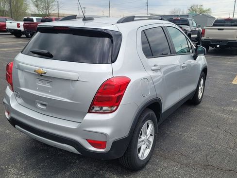 Used 2021 Chevrolet Trax LT w/ LT Convenience Package image 6