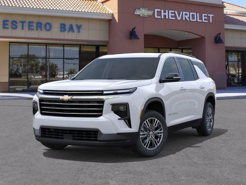 New 2026 Chevrolet Traverse LT w/ LPO, Floor Liner Package image 6