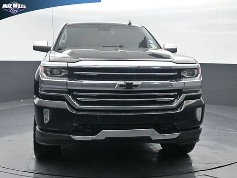 Used 2018 Chevrolet Silverado 1500 High Country AWD/4WD image 2