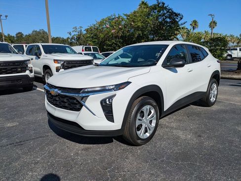 New 2026 Chevrolet Trax LS w/ Driver Confidence Package image 8